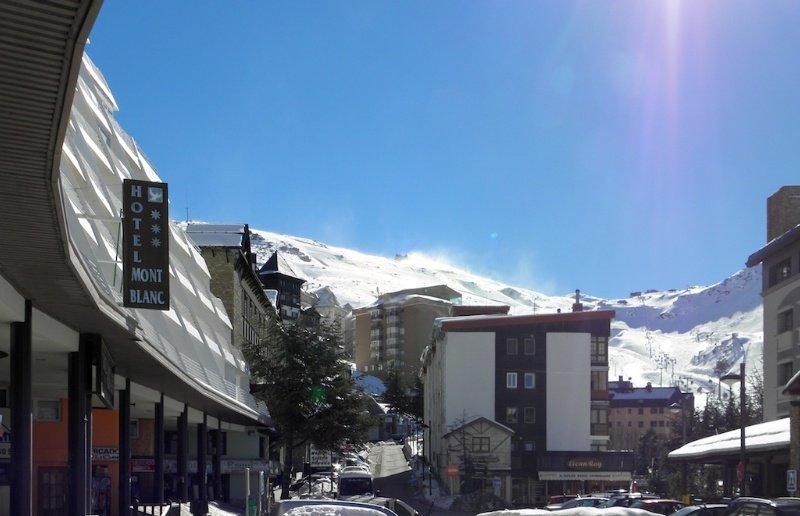 Mont Blanc Hotell Sierra Nevada Eksteriør bilde